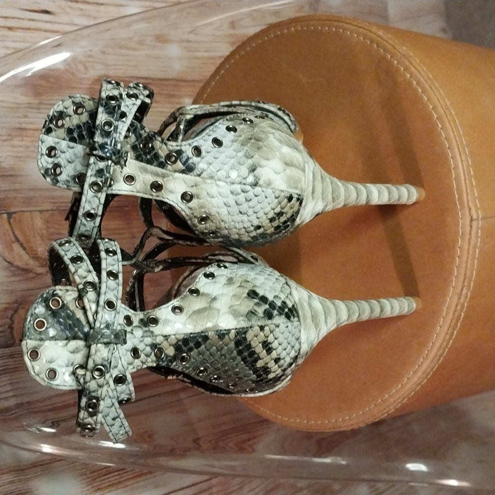 Zara Basic Collection Shoes - Picture 6 of 11